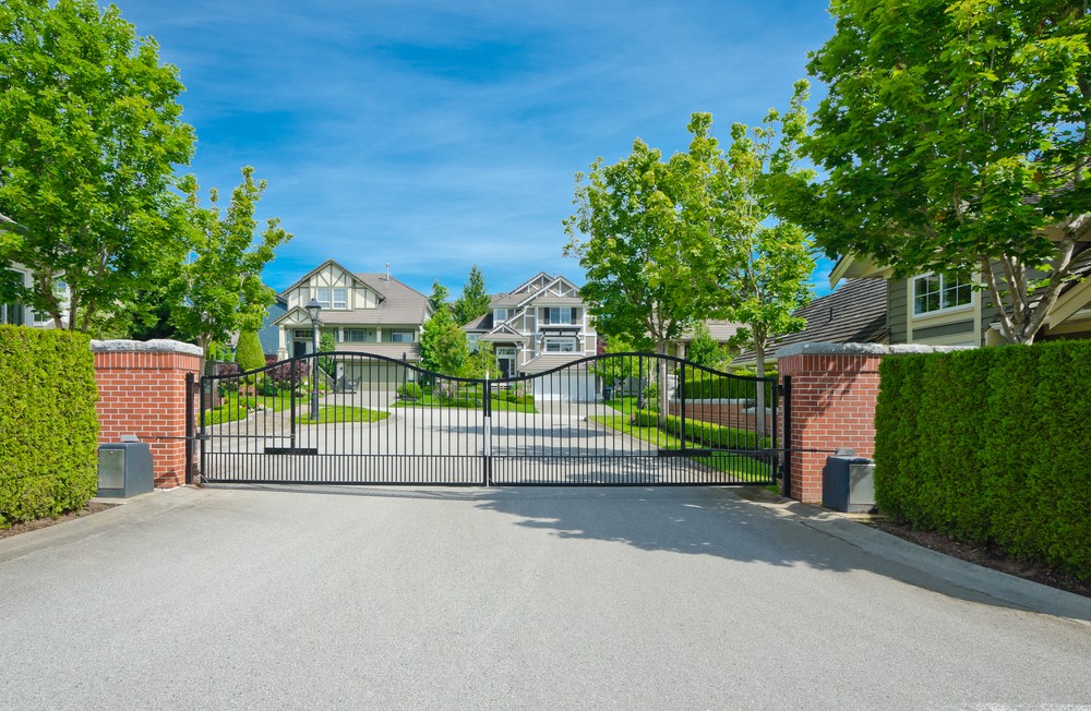 privacy driveway gates